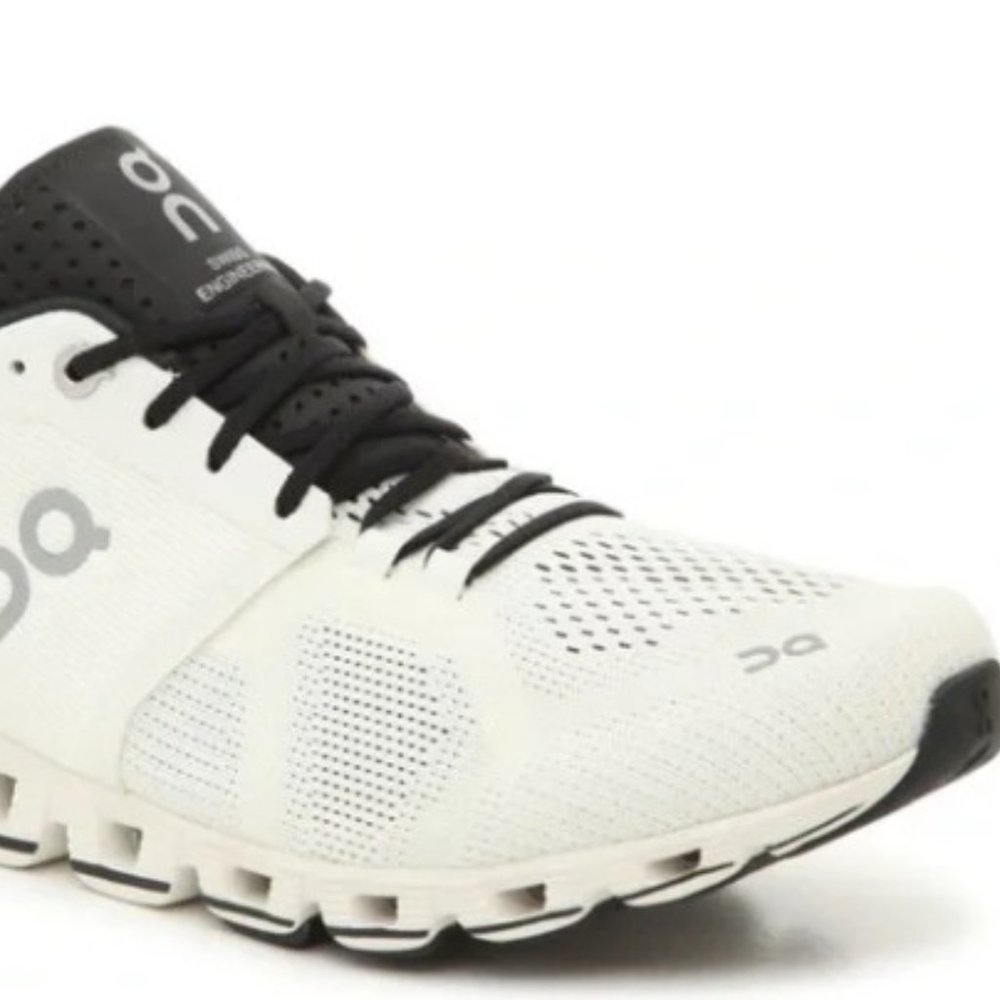 White & Black On Clouds, Size: Women's 8